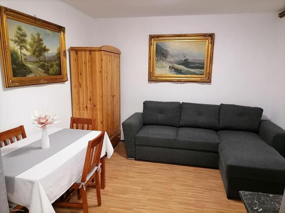 Apartmani Marina Porec Bagian luar foto