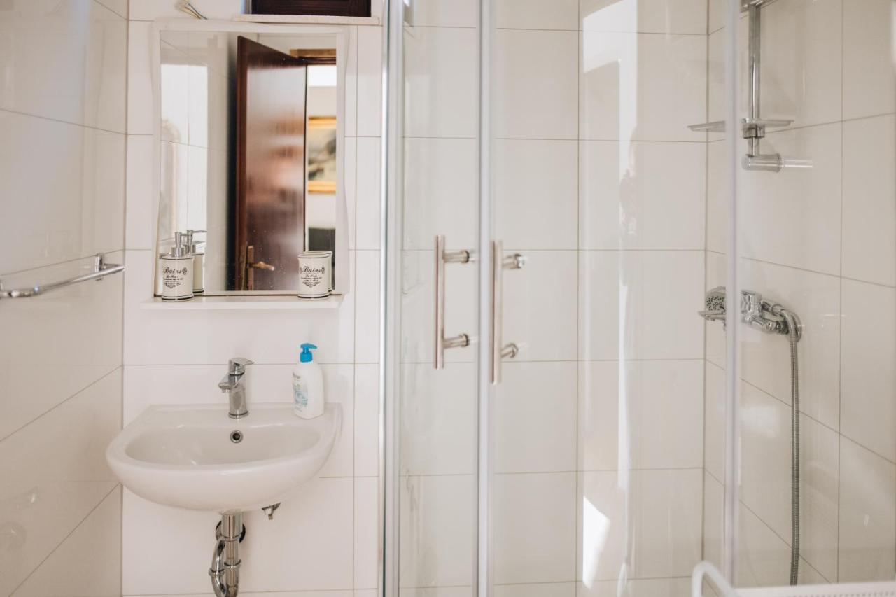 Apartmani Marina Porec Bagian luar foto